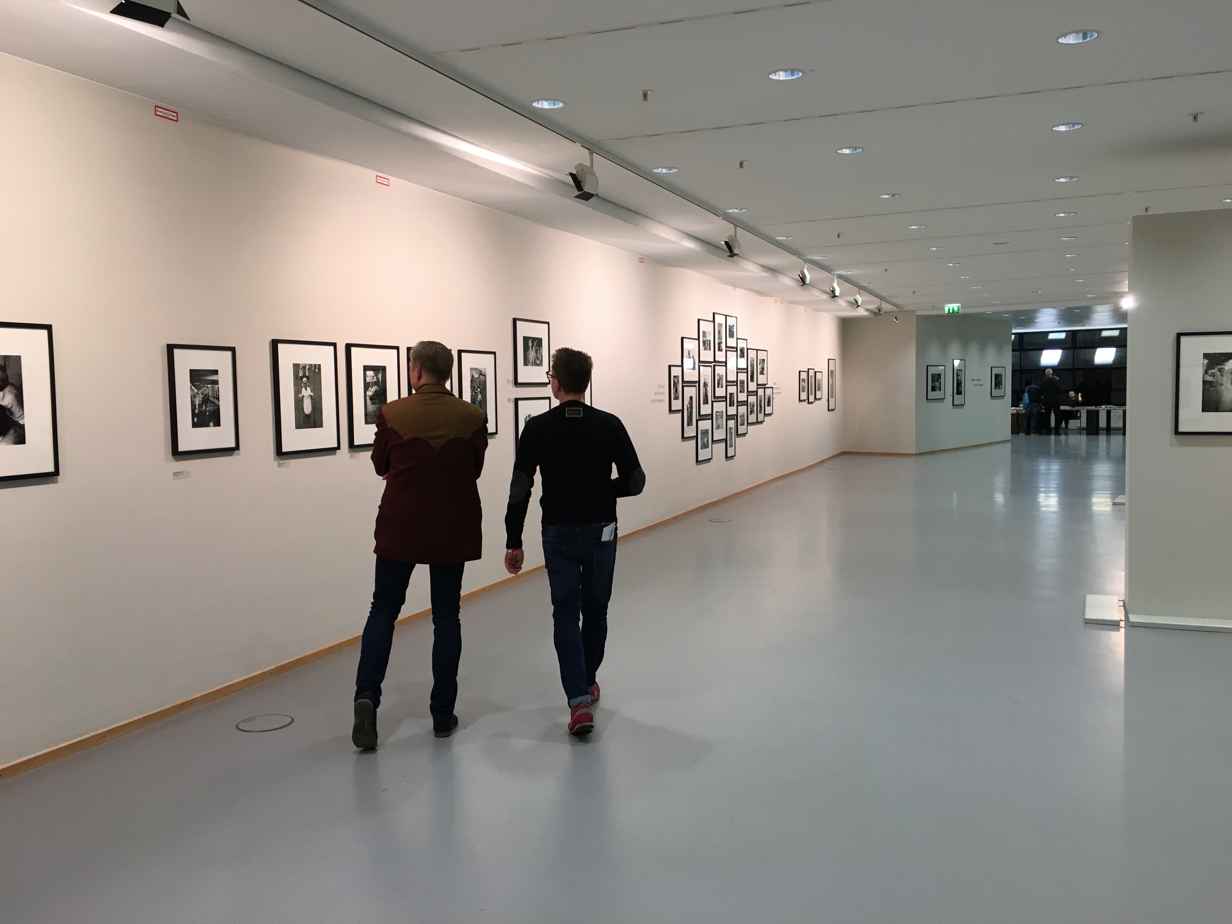 Installationsansicht der Robert Lebeck Ausstellung im Willy Brandt Haus